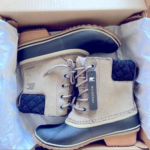 Sorel NWT - Slim pack Lace II